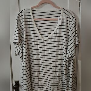 Old Navy Women's Short Sleeve Striped Tee - Black and White